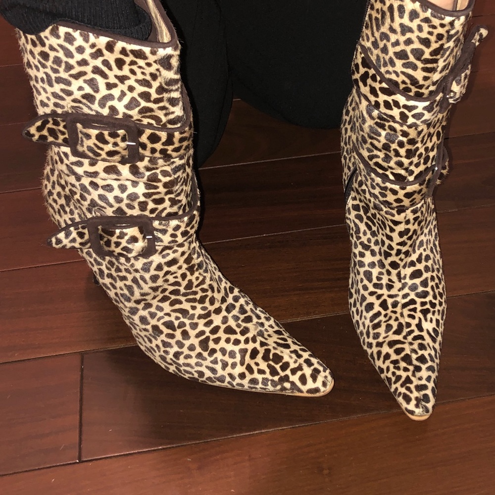 Leopard buckle ankle Manolo Blanik